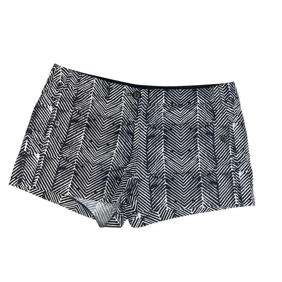 Tory Burch Pants - Tory Burch Navy Blue and White Herringbone Print Shorts Size 12